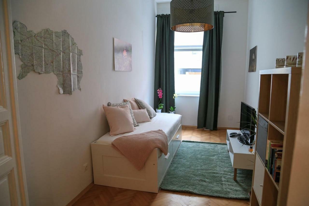 Lovely Apartment In The Heart Of グラーツ エクステリア 写真